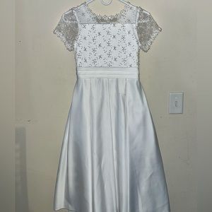 First Holy Communion Dress & Beaded Headband Veil 2pc Set. Kids (Girl) Size 10.